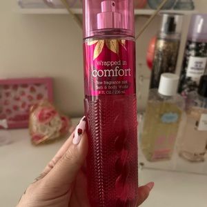 ♥︎ Bath & Body Works ♥︎ Wrapped In Comfort Fragrance Mist